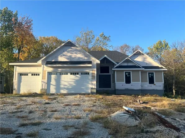 306 SW 17th St, Oak Grove, MO 64075