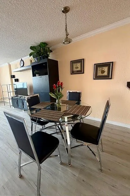 Wave Condo — Photo 4