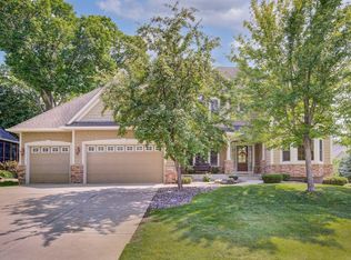 18229 Dane Dr, Eden Prairie, MN 55347