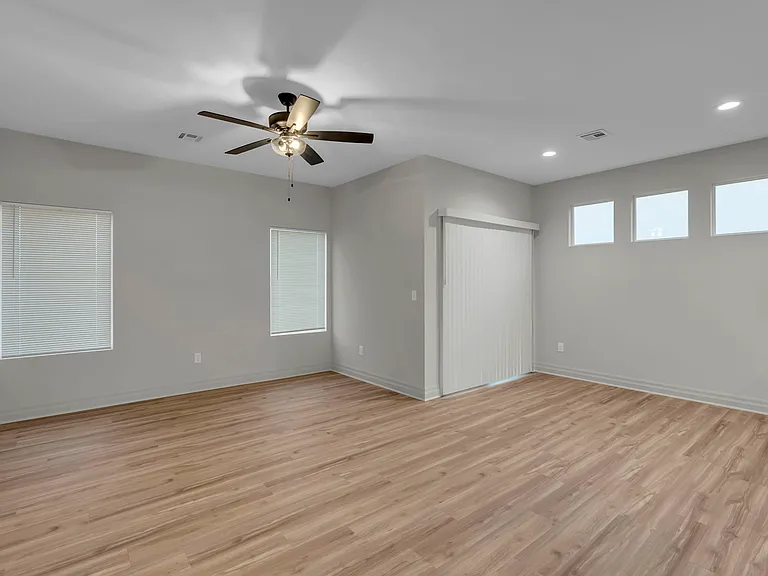 1811 E Liam Ct — Photo 10