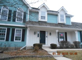 301 Longfellow Dr, Wheaton, IL 60189