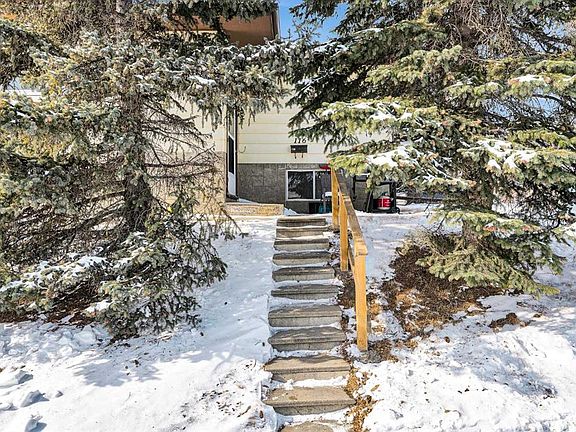 3rd image of 116 N Huntwick Way NE