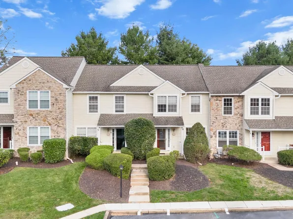 653 Shropshire Dr, West Chester, PA 19382