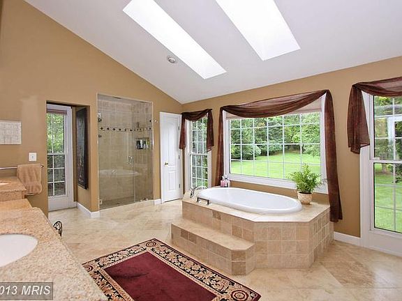 4th image of 10713 Falls Pointe Dr