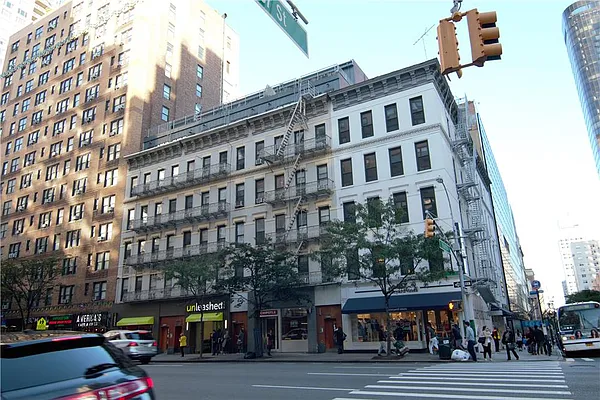 Rented by R New York | media 27