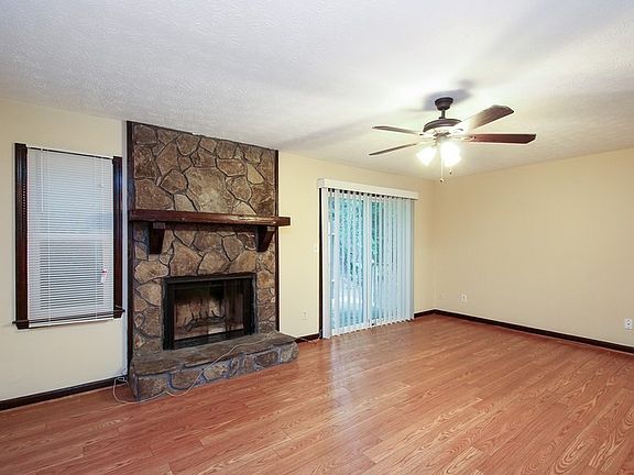 2nd image of 4547 Coopers Creek Pl
