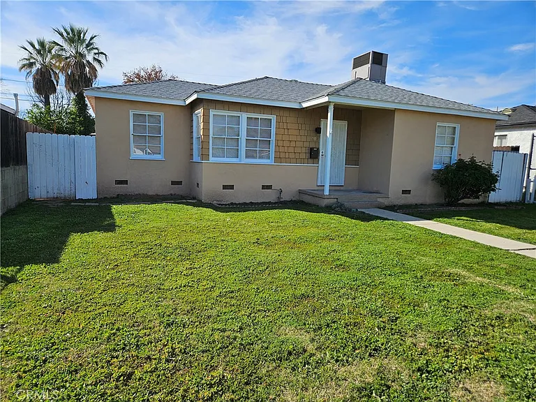 6907 White Oak Ave — Photo 3