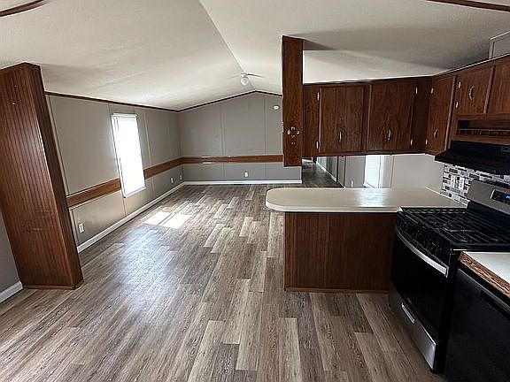 2nd image of 630 Oak St Lot 108