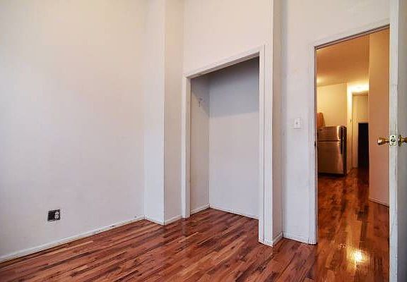 5th image of 463 W 35th St APT 2E