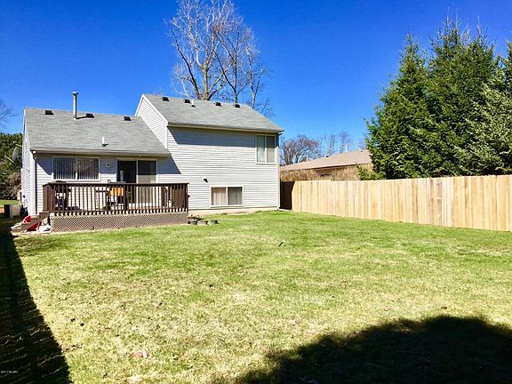 3rd image of 5240 Wyndtree Ln SE
