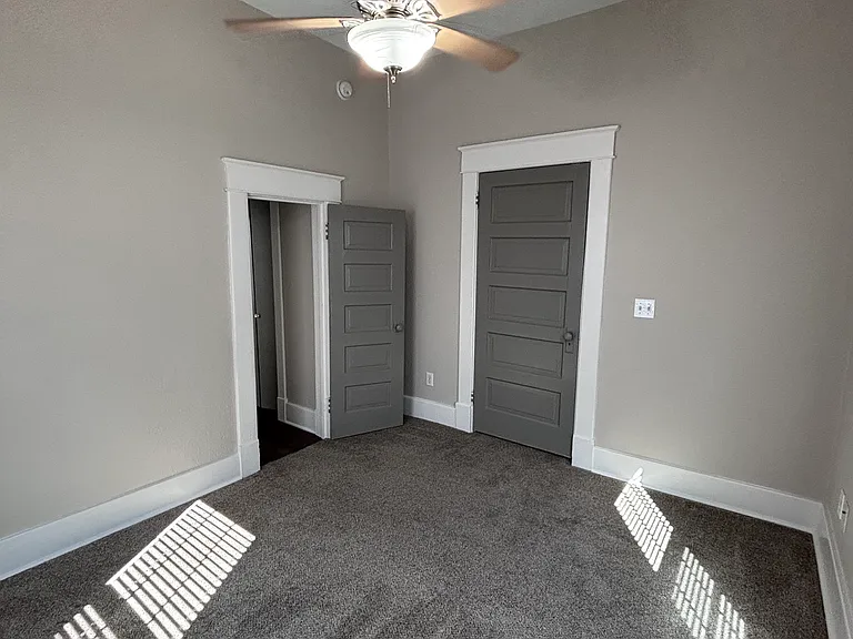 317 E Patti Page Blvd — Photo 46