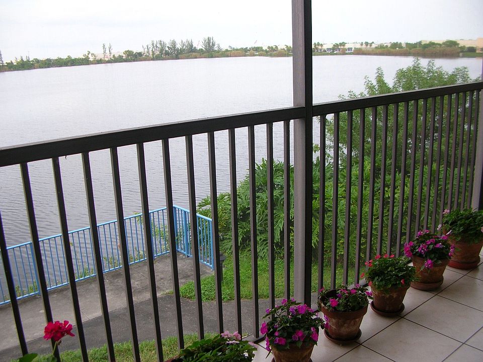 Fabulous View of Lake