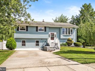 866 Estates Blvd, Hamilton, NJ 08690
