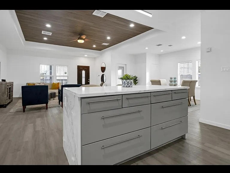 304 Milby St #1 — Photo 5
