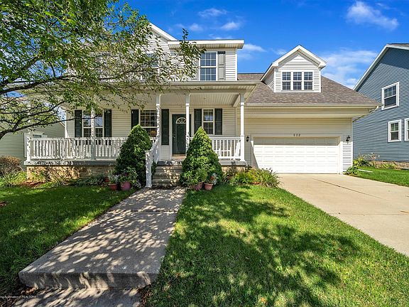3rd image of 532 Anhinga Dr