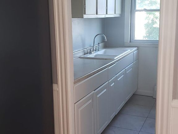 3rd image of 223 Norfolk Ave Floor 2