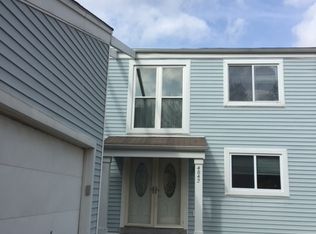 4842 Persimmon Bend Ln, Florissant, MO 63033