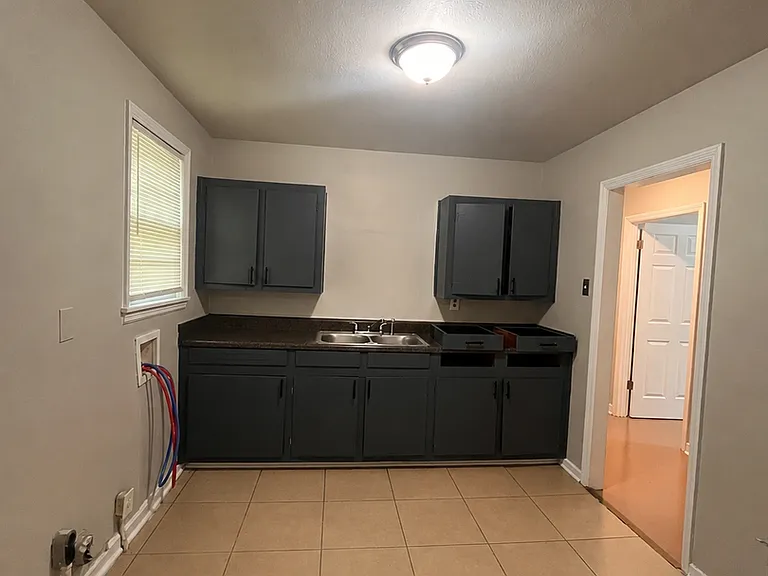 3450 Ardmore St — Photo 10