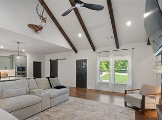 16 Overton Dr, Bella Vista, AR 72714