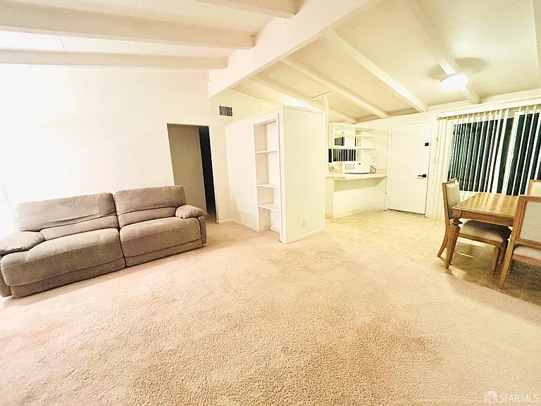 618 Lakewood Dr — Photo 3