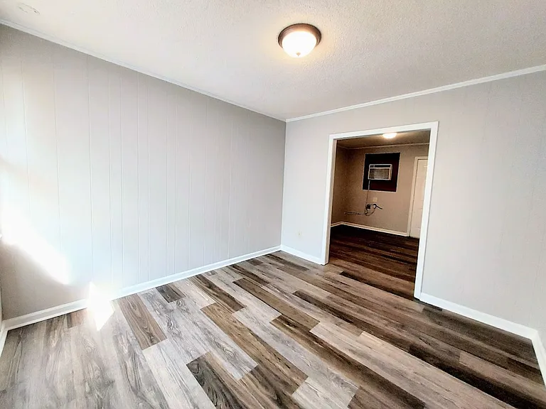 305 Club Rd — Photo 4