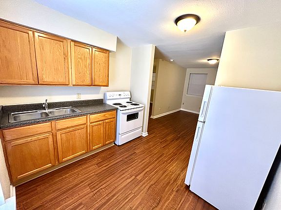 5th image of 515 Lake Ave APT 25