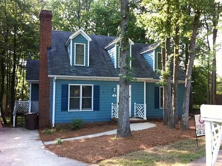 1st image of 8 Holdsworth Ct