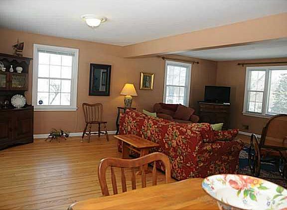 4th image of 25 Ambleside Dr