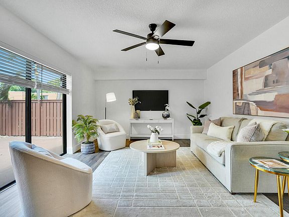 2nd image of 2937 Waterford Drive
