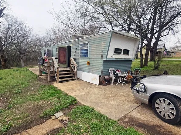 815 N Estes Ave, Yellville, AR 72687