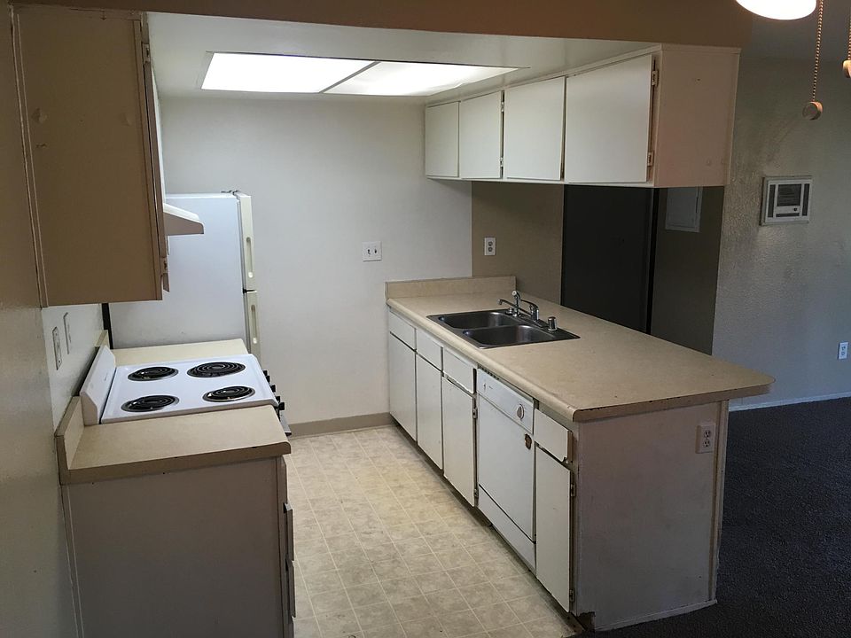 2nd image of 12718 Mapleview St