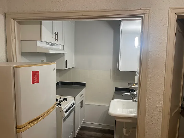 400 Marshall Ave #9 — Photo 6