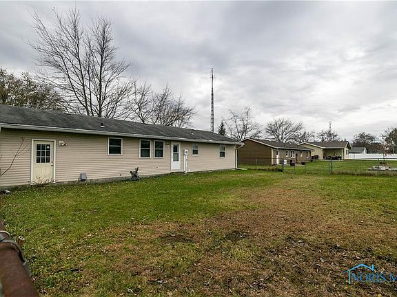 5th image of 613 Wood Dr