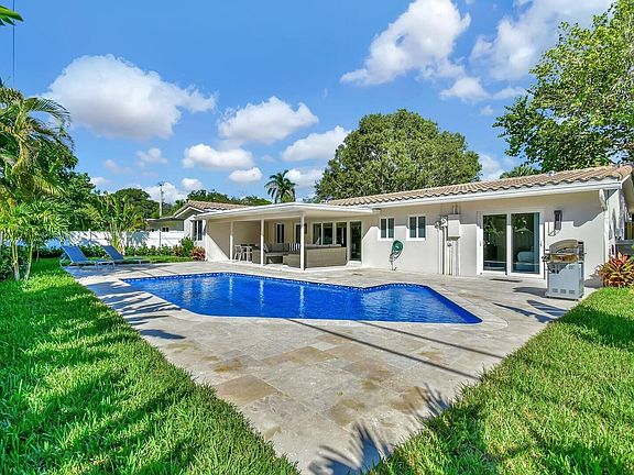 2nd image of 2120 NE 34th Court