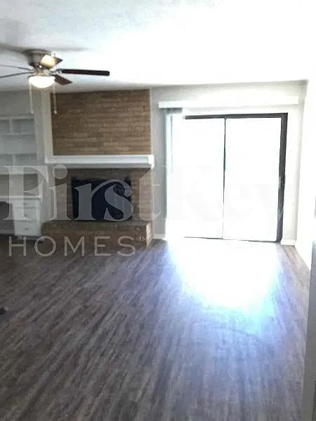 3 bed, 2.0 bath, 2032 sqft, $2,545 — Photo 4