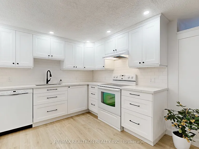 3927 Vandorf Side Rd #BASEMENT — Photo 6