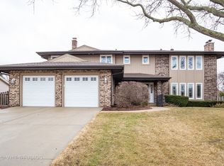 117 Lynnfield Ln, Schaumburg, IL 60193