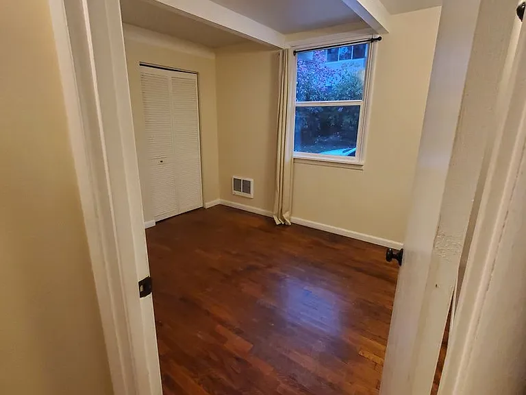 Apartment Availabile, near Children's Hospital and University of Washington — Photo 6