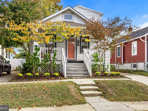 3rd image of 243 Hampshire Ave
