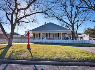 1000 S Blackburn St, Brady, TX 76825