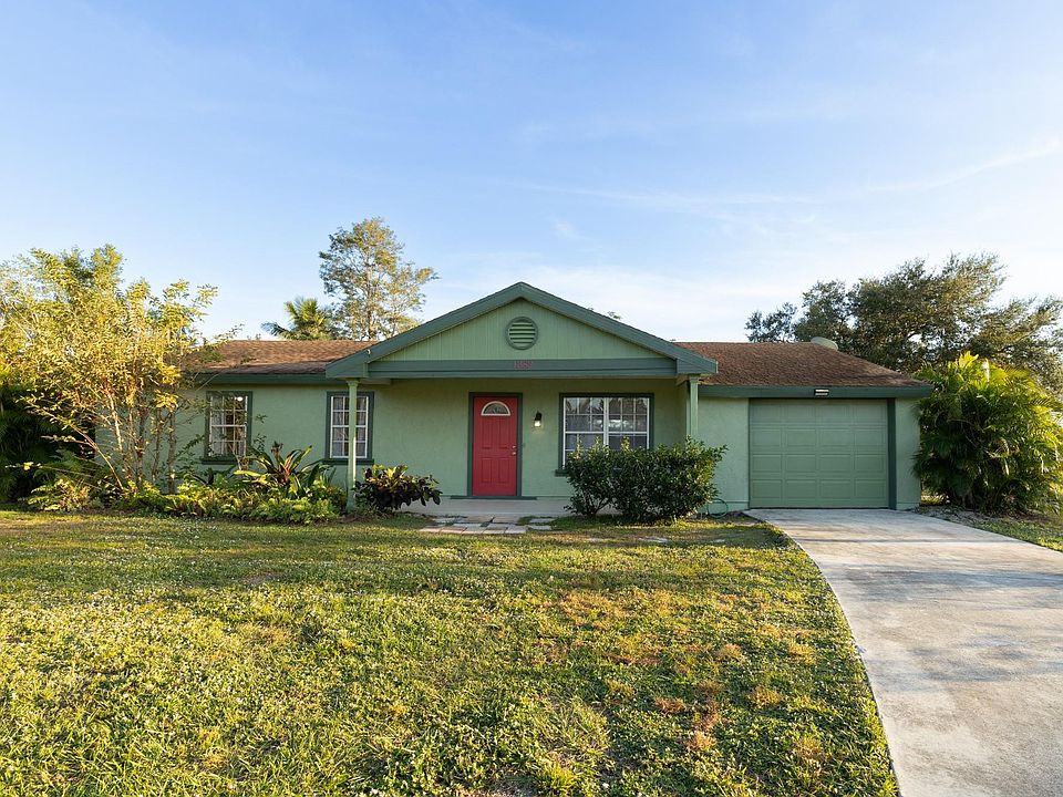 1st image of 1382 SE Vestridge Lane