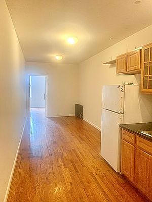 2nd image of 274 Wyckoff Ave APT 3R