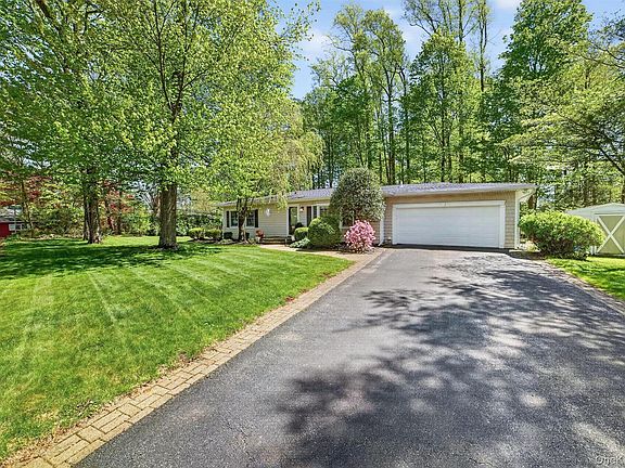 3rd image of 2864 Hedwig Drive