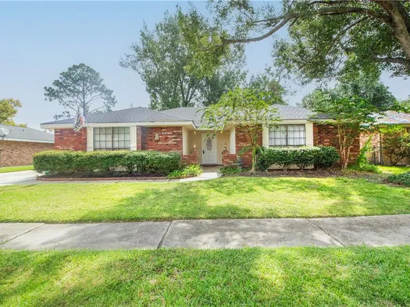 2132 Champions Dr, La Place, LA 70068