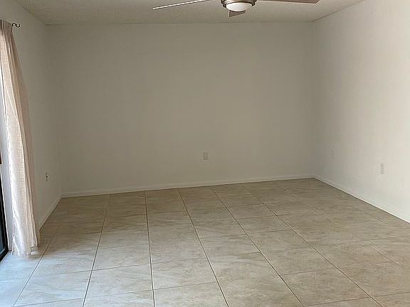 3rd image of 405 E Waverly Pl