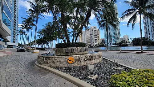 325 Biscayne Blvd #3224 Photo 1