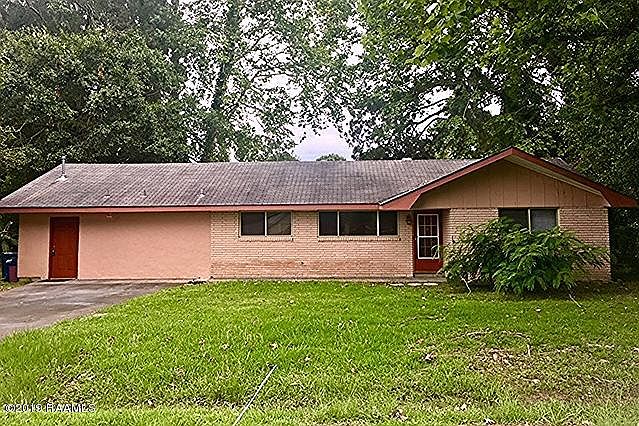 1st image of 106 Linden Dr