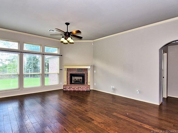 4th image of 1318 E 146th Pl S