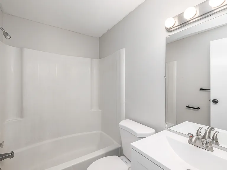Hartford Mills Apartments — Photo 13