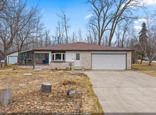 1543 Lakeview Dr, Green Bay, WI 54313